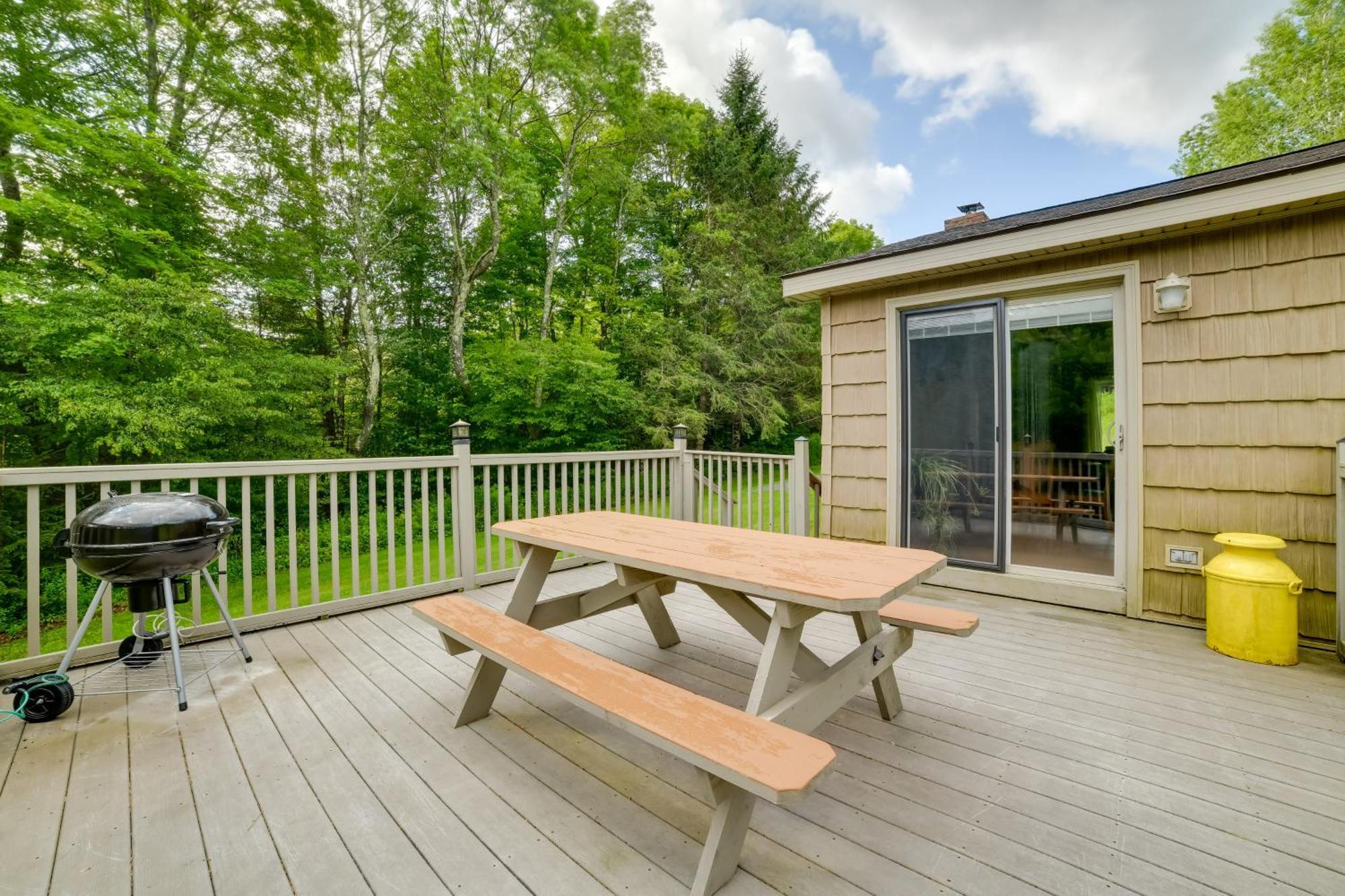 Quiet Catskills Getaway With Deck And Mtn Views New Kingston Exterior foto